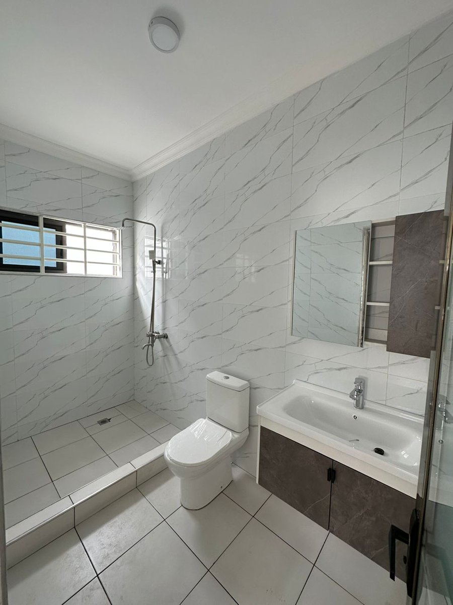 LUXURYBUILDING's tweet photo. This Amazing 3 Bedroom house is selling now at spintex. 

Going for $90,000

Contact us today for more details. 
☎️+233552310426

.

.

.

Ghana Accra Partey Ecowas Africa Burkina Arsenal Arteta Salisu Kudus Brazil Russia Niger Fabio saka Addo https://t.co/ePvPR4K863