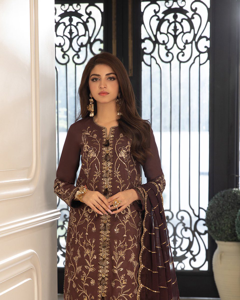asimjofa's tweet photo. Aira Collection By Asim Jofa | Shop Now | Ready To Deliver
AJAI-23 | 3-PC | Rs. 6,150/-

Shop Now: https://t.co/tZ9rt67cR1 

#AsimJofa #IWearAsimJofa #AiraCollection #KinzaHashmi #JofaPrints #Unstitched #AJEssentials #Lawn #Fashion #Trending https://t.co/fFbMed9jKs