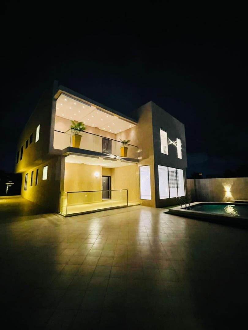 LUXURYBUILDING's tweet photo. Not an ordinary Home, 4-Bedroom house selling now at East Legon. 

Going for $350,000

Contact us for more details. 
☎️+233552310426

.

.

.

.

Ghana Accra Partey Ecowas Africa Burkina Arsenal Arteta Salisu Kudus Brazil Russia Niger Fabio saka Addo kante Fabri https://t.co/OEmv7yht2S