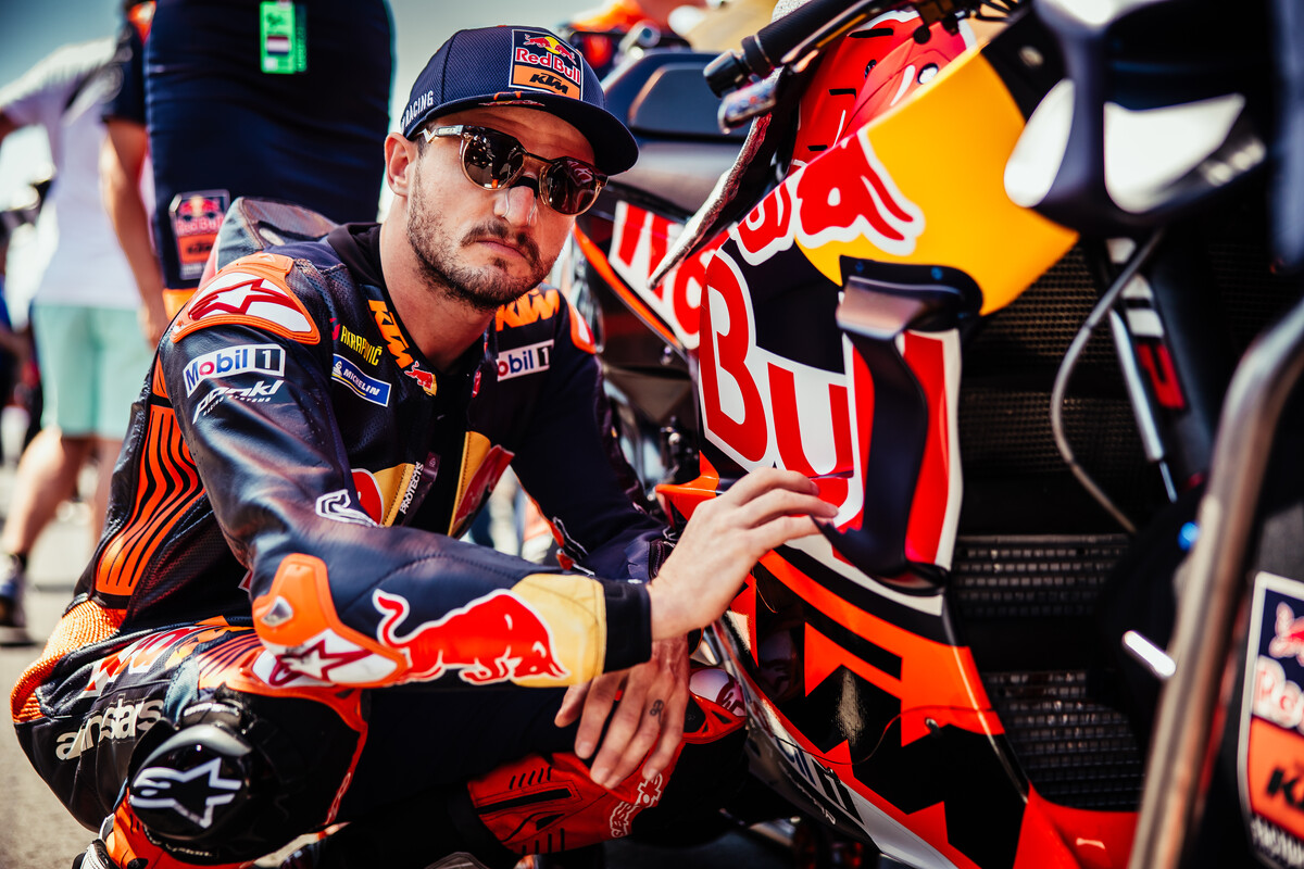 KTM_UK's tweet image. Ever wondered what it's like to wheelie a MotoGP bike? Well, this weekend you can ask the boys yourself...

At 5:30pm this Friday, the legends that are Brad Binder and Jack Miller will be on the KTM UK stand at MotoGP, Silverstone!

#KTM #ReadyToRace #MotoG #WheelieWednesday