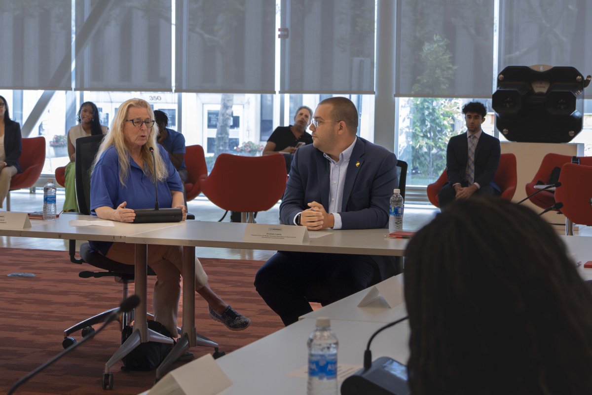 CityofNewarkNJ's tweet photo. Mayor @RasJBaraka joined @SenatorMenendez for a roundtable on Public Service Loan Forgiveness, focusing on legislation removing that borrowers must be employed in public service for relief, &amp; making more NJ public workers aware of eligibility.

Read at https://t.co/meBjqM8DEo https://t.co/BXSKTg8jBJ