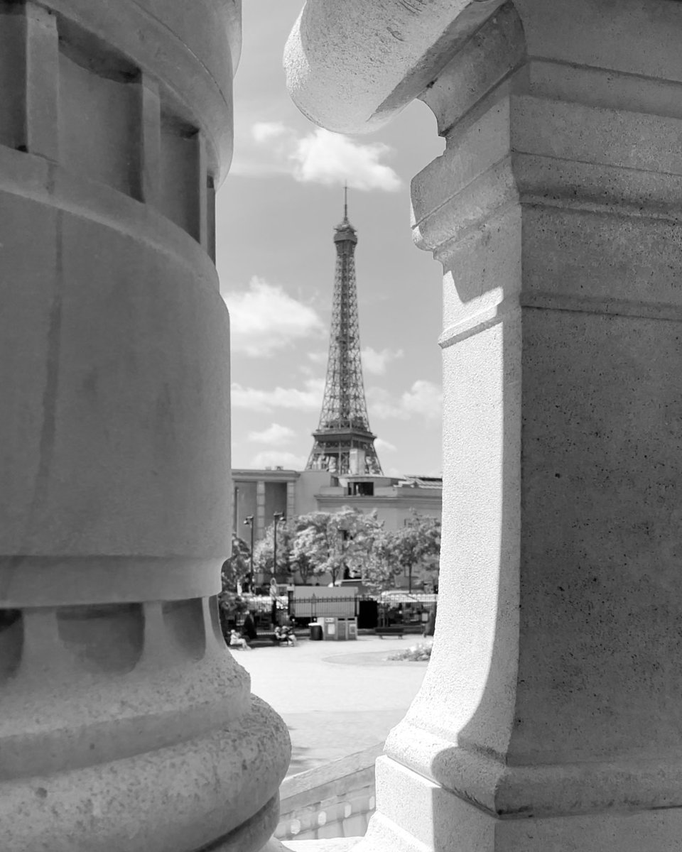 Parisian views
#parisianvibes #paris #parisvibes #parislover #toureiffel #toureiffelparis #eiffeltower #parisienne #parisphoto #blackandwhitephotography #blackandwhite_photos #citylights #parisianaesthetic #parisart #parisiancafe #parisianescapes #paris_focus_on #pariscity