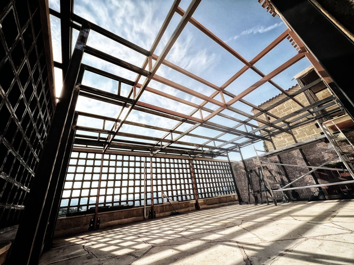 heptarts's tweet image. Villa ESS/2 . ossature métallique en cours d’assemblage . Tubes métalliques 50x100 mm . Portées libres de 7,15m et 5,75 m.
#architecture #modernarchitecture #designarchitecture #architecturelovers #steel #architecte #archdaily #architecturedaily #heptarts #Marseille