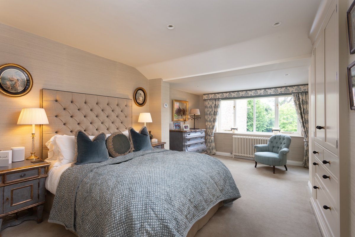 Is this the best address in York? JUST LAUNCHED🚀 St Olave’s House, Marygate, York Following a complete renovation to the highest standard under the guidance of Woods of Harrogate Interior Design service, St Olave’s House is now offered as a luxury period home.