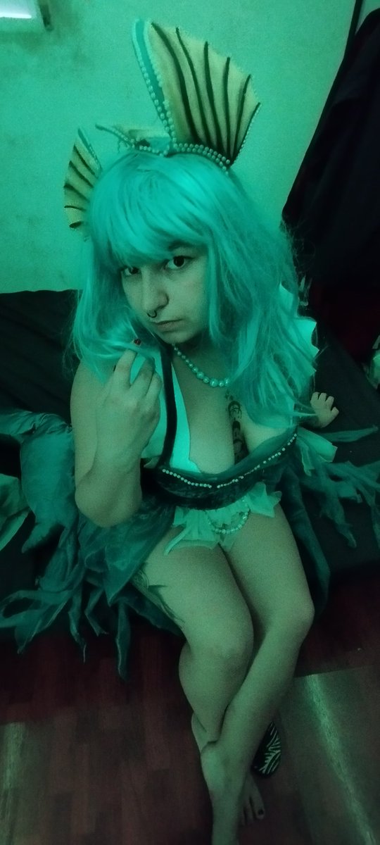 LestigiaD's tweet photo. Ya que me cambie la foto por el día de #PokemonMundoMisterioso 
También he querido hacer una sesión de fotos con mi Cosplay de vaporeon 💙🌊🫧

#FelizMiercoles #cosplayergirl https://t.co/t474wGg8Du