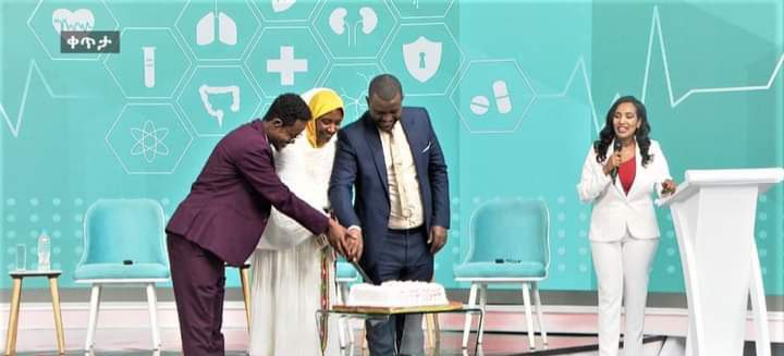 FMoHealth's tweet photo. በኢትዮጵያ ቴሌቪዥን በተለያዩ የጤና ጉዳዮች ላይ ከጤና ባለሞያዎች ጋር በመሆን ከተመልካቾች ለሚነሱ ጥያቄዎች በቀጥታ ምላሽ የሚሰጥበት "ጤናዎ በቤትዎ" ፕሮግራም 14ኛ ዓመቱን በድምቀት አክብሯል።
#ጤናዎ_በቤትዎ
https://t.co/O4Z7EUTHOO https://t.co/Hd1O8fX7BE