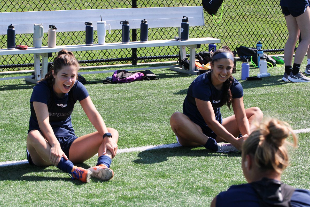 UNHWSOC's tweet photo. First day back has us 😁

#BeTheRoar https://t.co/UUIYP3RO0h