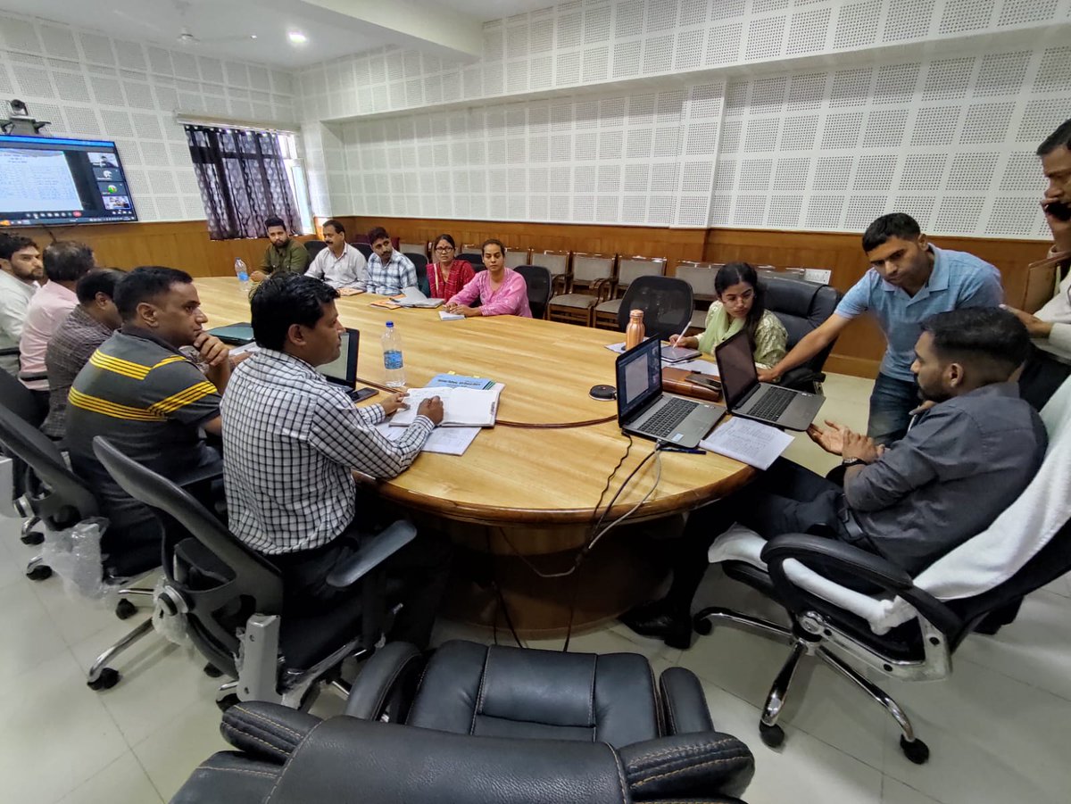 dairyvikas's tweet photo. Respected DM Sir garhwal and CDO ma'am reviewing dairy Development activities and discussing various  aspects of intervention to  achieve betterment in milk procurement. https://t.co/kg3gkkbyKw