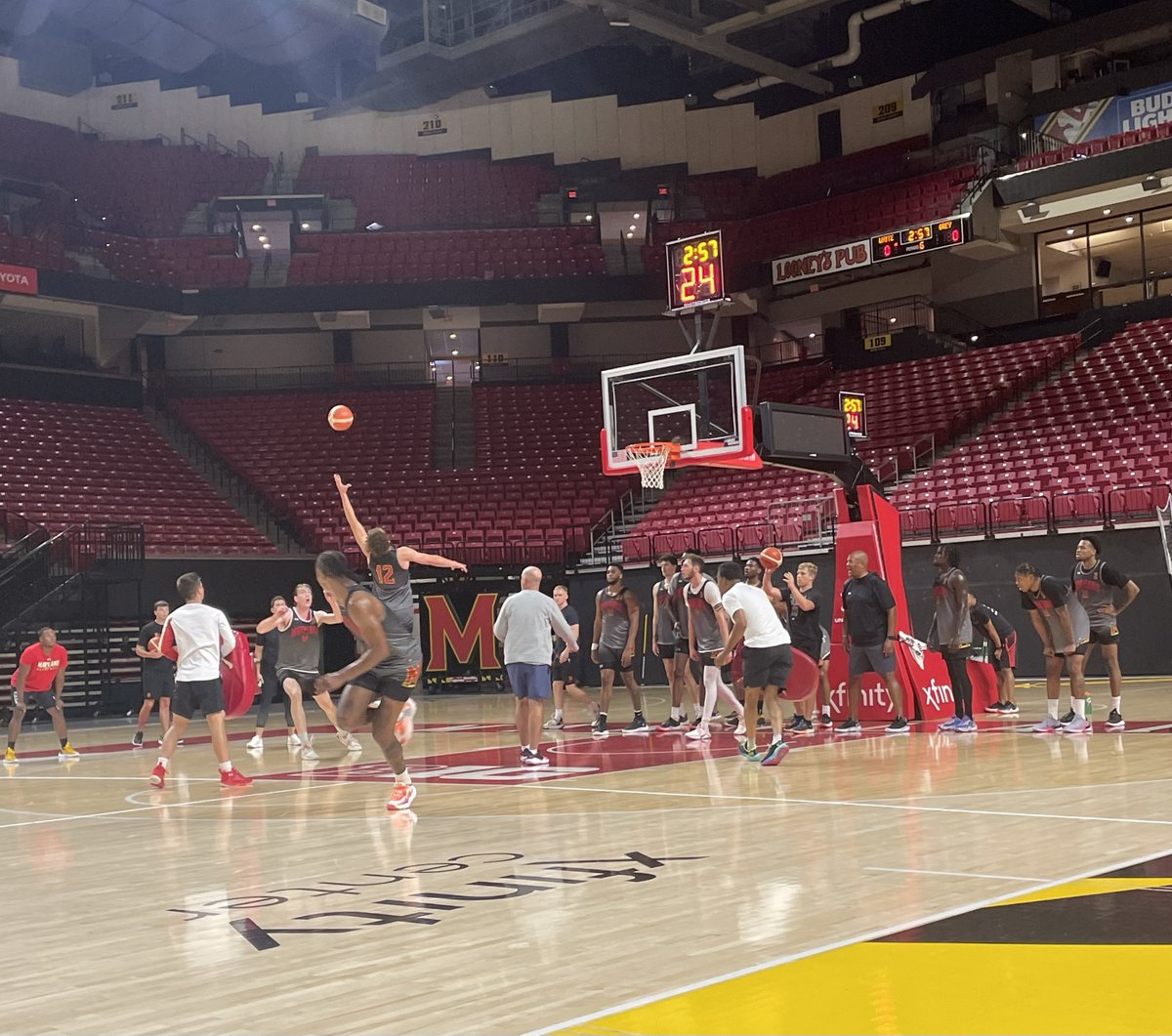 Thank you Coach Willard @KevinWillard and Coach Jones @Terp_CoachMJ for a great visit touring the University of Maryland campus and team practice. Good luck in Italy!