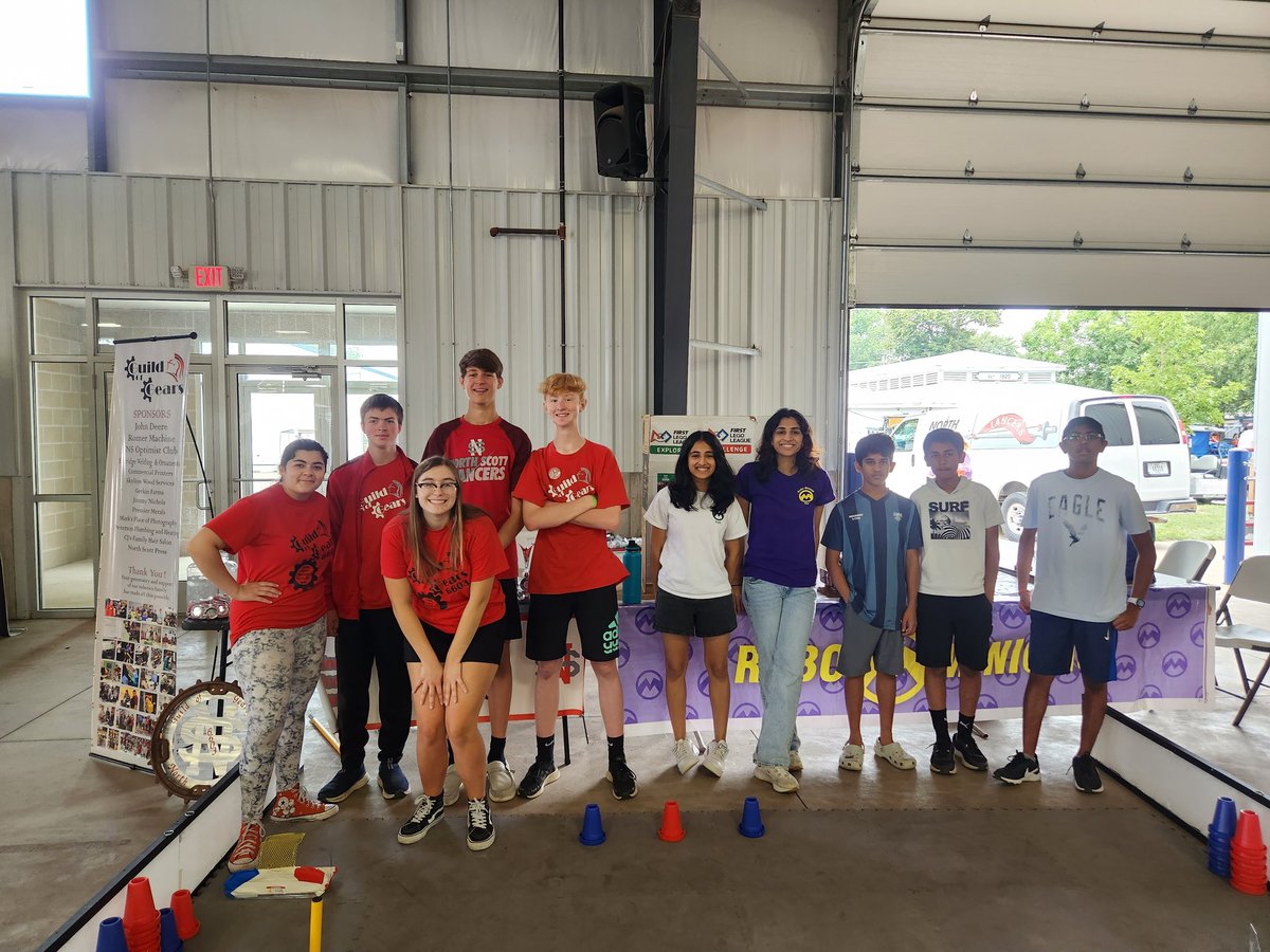 NSRobotics6603's tweet image. Here at the @mississippivalleyfairgrounds with the @ftcteam11142 having fun with the🤖  robots ‼️

#roboticsprogramming #robot #robotfun #roboticsteam #roboticsengineering #robotics #ftcrobotics #ftcchallenge #ftcteam #ftc #ftciowa