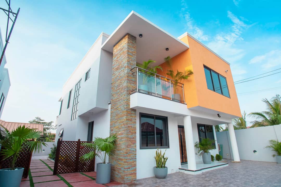 LUXURYBUILDING's tweet photo. An Exclusive 4 bedroom house selling now at East Legon. And it comes with 2 halls and a spacious compound.

$350,000(negotiable).

Contact us for more details. 

.

.

Ghana Accra Partey Ecowas Africa Burkina Arsenal Arteta Salisu Kudus Brazil Russia Niger Fabio saka Addo
Kante https://t.co/hy5Up8dcdT