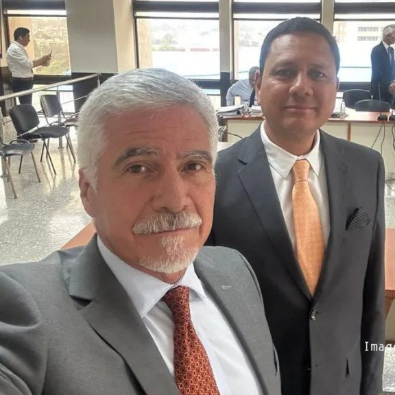 GersonGudielCas's tweet photo. De mentes brillantes / Dementes brillantes
🤭🤭🤭 https://t.co/eAwRW7t1F0
