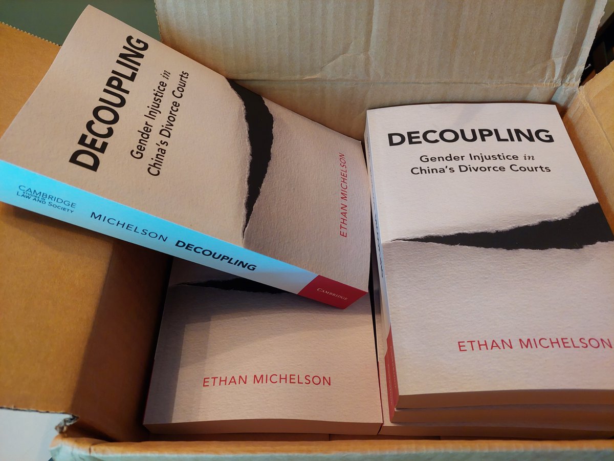 Paperback copies just arrived! $44.99 is a lot better than the hardcover price of $155. But nothing beats free #OpenAccess: cambridge.org/core/books/dec…