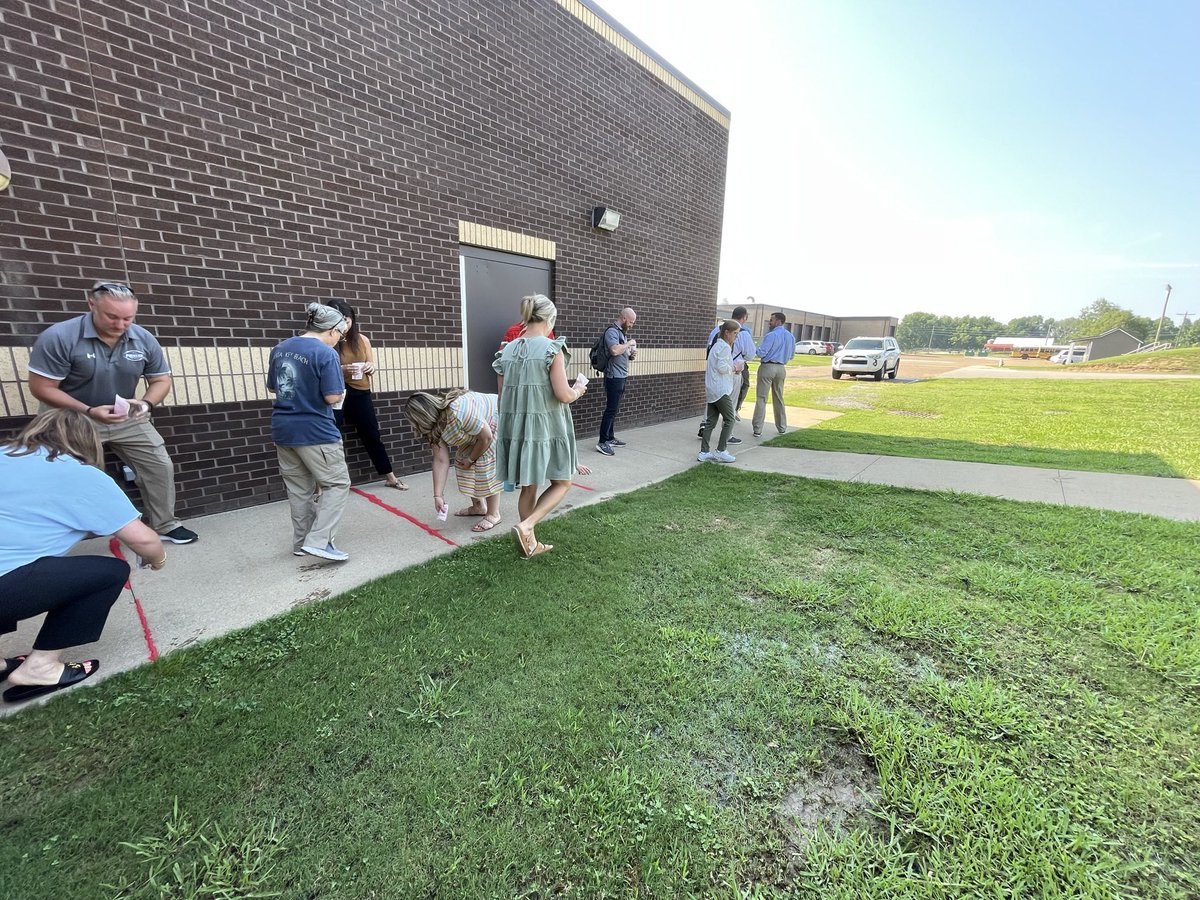RichardsonGCSSD's tweet image. GCSSD CSH, Grant personnel, School Counselors, and PE/Wellness teachers participated in the Red Sand project to bring awareness to Human Trafficking.

#ItHasToStopTN #RedSandProject