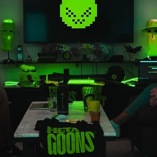 MetaGoons's tweet photo. It's through YOUR daily support that @MetaGoons is able to continue this journey through the ever-growing world of gaming 🎮

Thank you to all of the family, partners, &amp; fans, for supporting our content creators &amp; staff!  

#CookingWithGrease #ForTheCulture 🖤💚 https://t.co/eADFTeSLcC