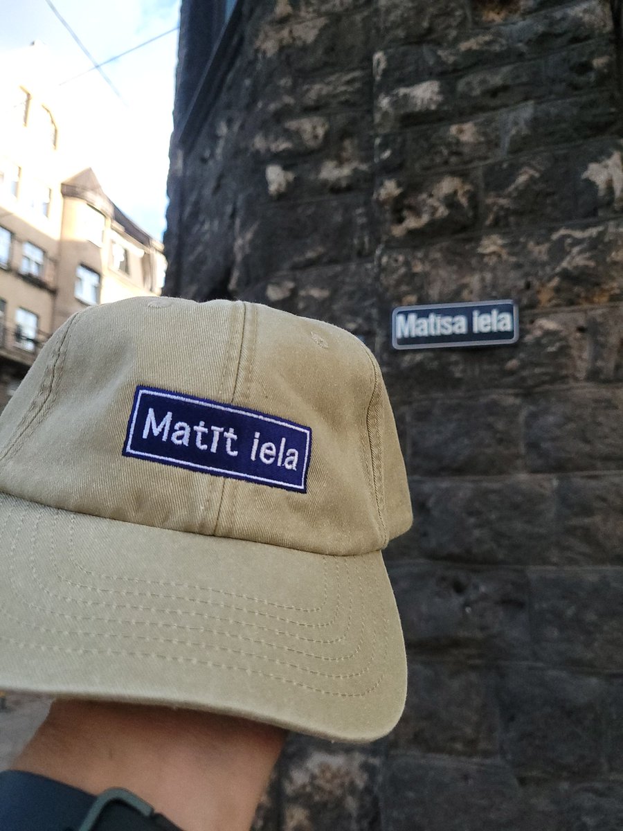 KefiirersV2's tweet photo. Paldies manai stulbajai humora izjūtai un trīs brāļiem @MrBalins @KarlisLiepins1 @freidavs no Bize Vaļā par kepaku! Nēsāšu ar lepnumu. 🤩 https://t.co/bQ1TrlPSnF