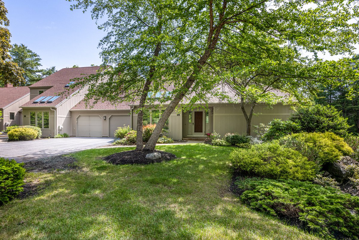OceansideMaine's tweet photo. Open House!
Thursday, Aug 3rd, 5PM-6:30PM &amp;
Saturday, Aug 5th, 11Am-12:30PM
28 Wildwood Drive, Cape Elizabeth
Listed by Cindy Landrigan (207)831-9084
Welcome to the highly desirable Wildwood community located on 70+ wooded acres bordering Purpoodock Golf Club. https://t.co/Bgzu3VlLdp