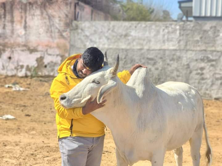 Biharwale_dip04's tweet photo. मोनू भाई तुम संघर्ष करो, हम तुम्हारे साथ हैं।
#WeSupportMonuManesar 
@MonuManesar https://t.co/gUYquk3ImO