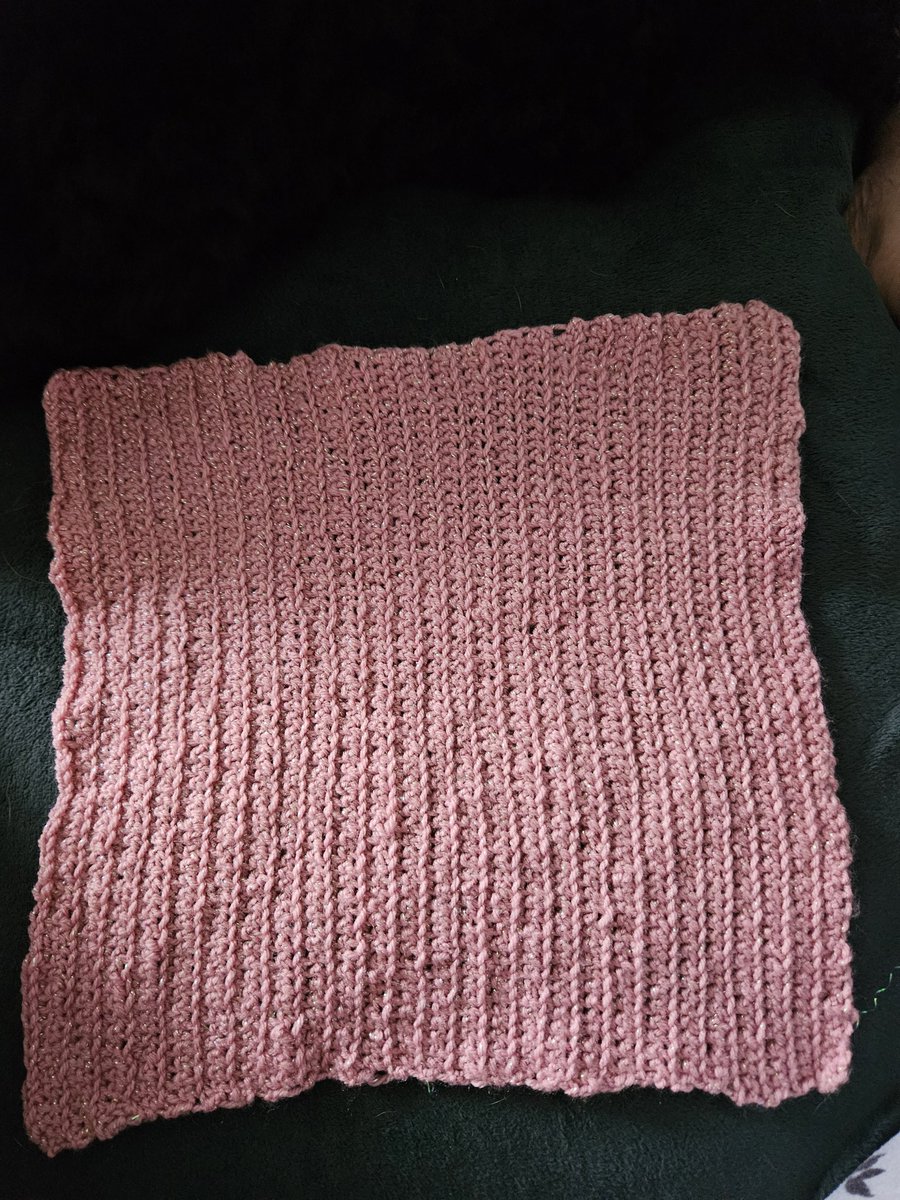 Jade1990STN's tweet photo. Not the best round edges but my first hand made crochet baby snuggle blanket 12"x12" https://t.co/mCs8teiT17