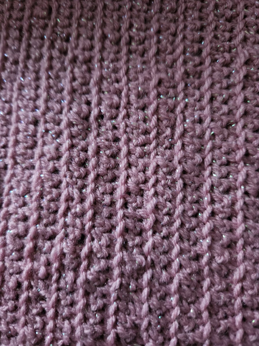 Jade1990STN's tweet photo. Not the best round edges but my first hand made crochet baby snuggle blanket 12"x12" https://t.co/mCs8teiT17