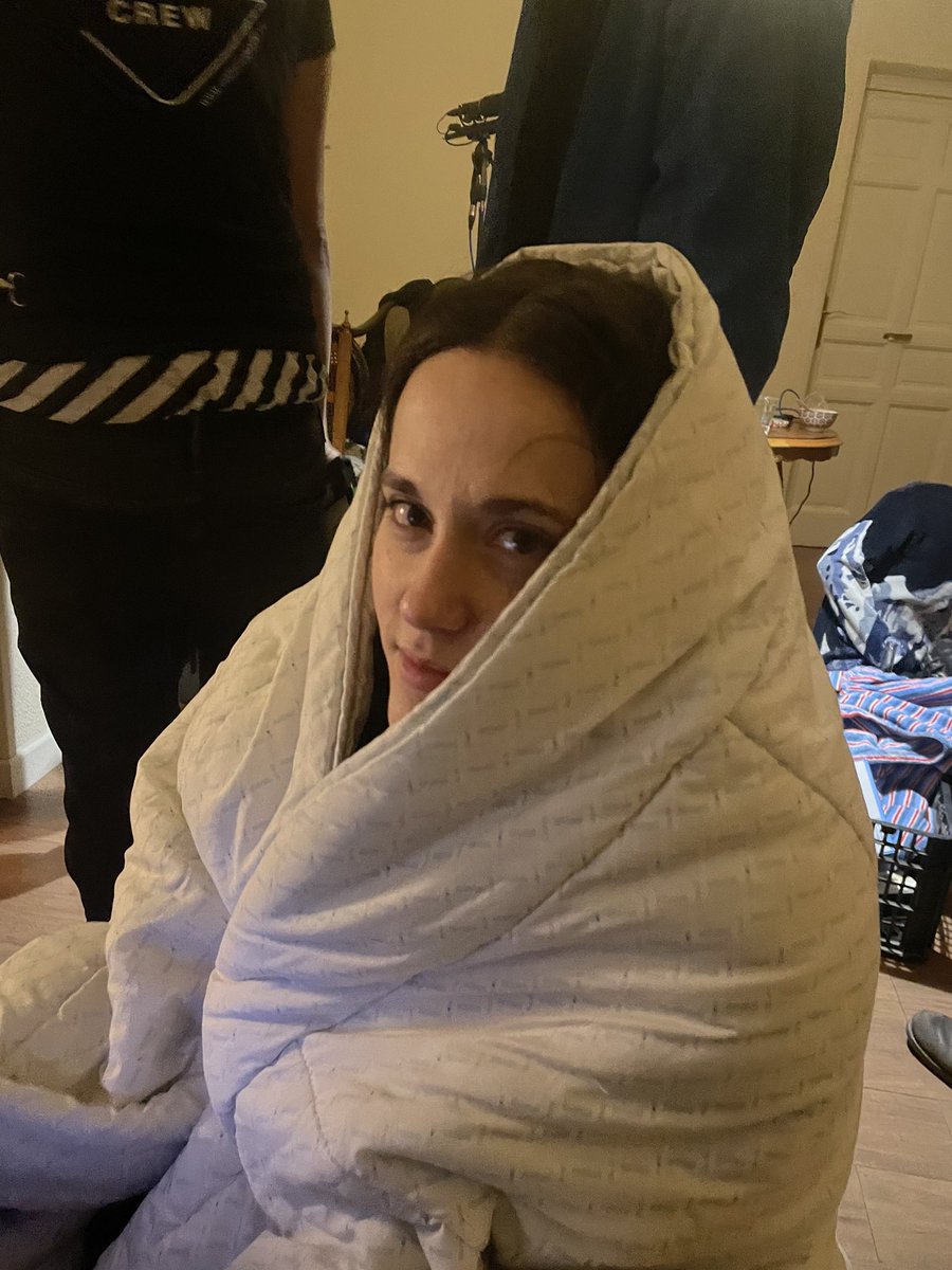 Esthergar98's tweet photo. Hola😊  está chavala tan maja de aquí abajo (ósea yo) busca piso en Madrid, 350€ - 400€ 💸 al mes aprox para entrar en septiembre !!!! 
Soy limpia, maja, no hago mucho ruido y hago una tarta de queso increible 😭💖 https://t.co/inAp2soDcV