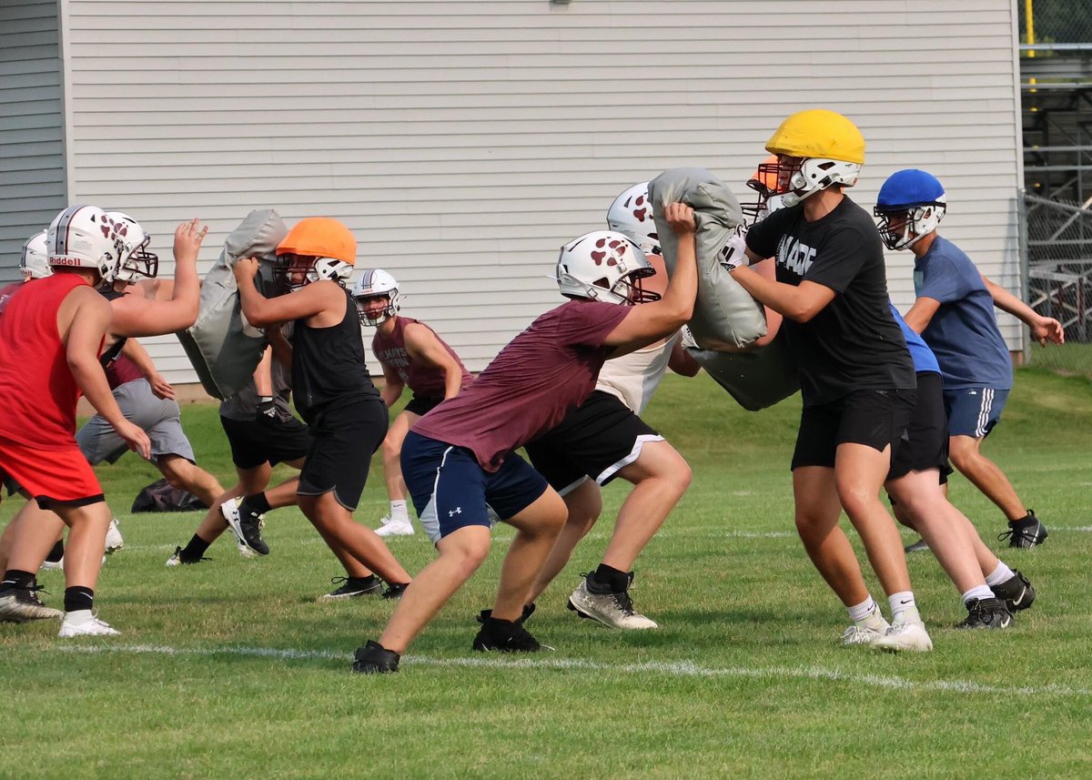 <a href="/CoachSJaeger/">FVL Foxes Football</a> Foxes football getting after it on day one.
<a href="/fvlhs/">Fox Valley Lutheran</a>