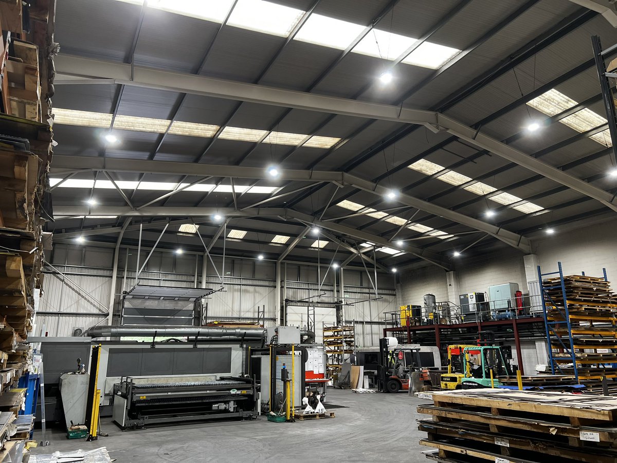 LecEtec's tweet photo. Unbelievable difference to the factory floor, nice clean and bright light making all the staff happier π lighting supplied by Yesss Electrical Crayford . #baylights #ledbaylights #ledlights #ledlightingupgrade #crayford #commerciallighting #commerciallightingupgrades #bexley https://t.co/Bor2zKfc7s