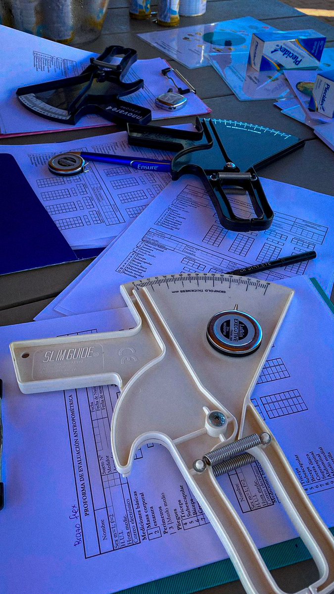 canterauriazul's tweet photo. ¡Jᴏʀɴᴀᴅᴀ ᴅᴇ ᴍᴇᴅɪᴄɪᴏɴᴇs! 👨‍⚕️📏

Esta mañana la categoría reserva y la sub 19 fueron sometidos a mediciones antropométricas. A cargo de nuestra Licenciada Belén Franco, junto con los licenciados Federico Maidana, y Susana Benitez.

#LegadoAzulyOro 🇺🇦 https://t.co/pSbRMNC1st