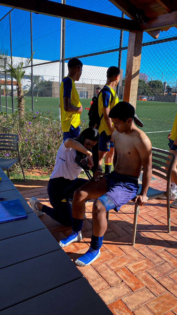canterauriazul's tweet photo. ¡Jᴏʀɴᴀᴅᴀ ᴅᴇ ᴍᴇᴅɪᴄɪᴏɴᴇs! 👨‍⚕️📏

Esta mañana la categoría reserva y la sub 19 fueron sometidos a mediciones antropométricas. A cargo de nuestra Licenciada Belén Franco, junto con los licenciados Federico Maidana, y Susana Benitez.

#LegadoAzulyOro 🇺🇦 https://t.co/pSbRMNC1st