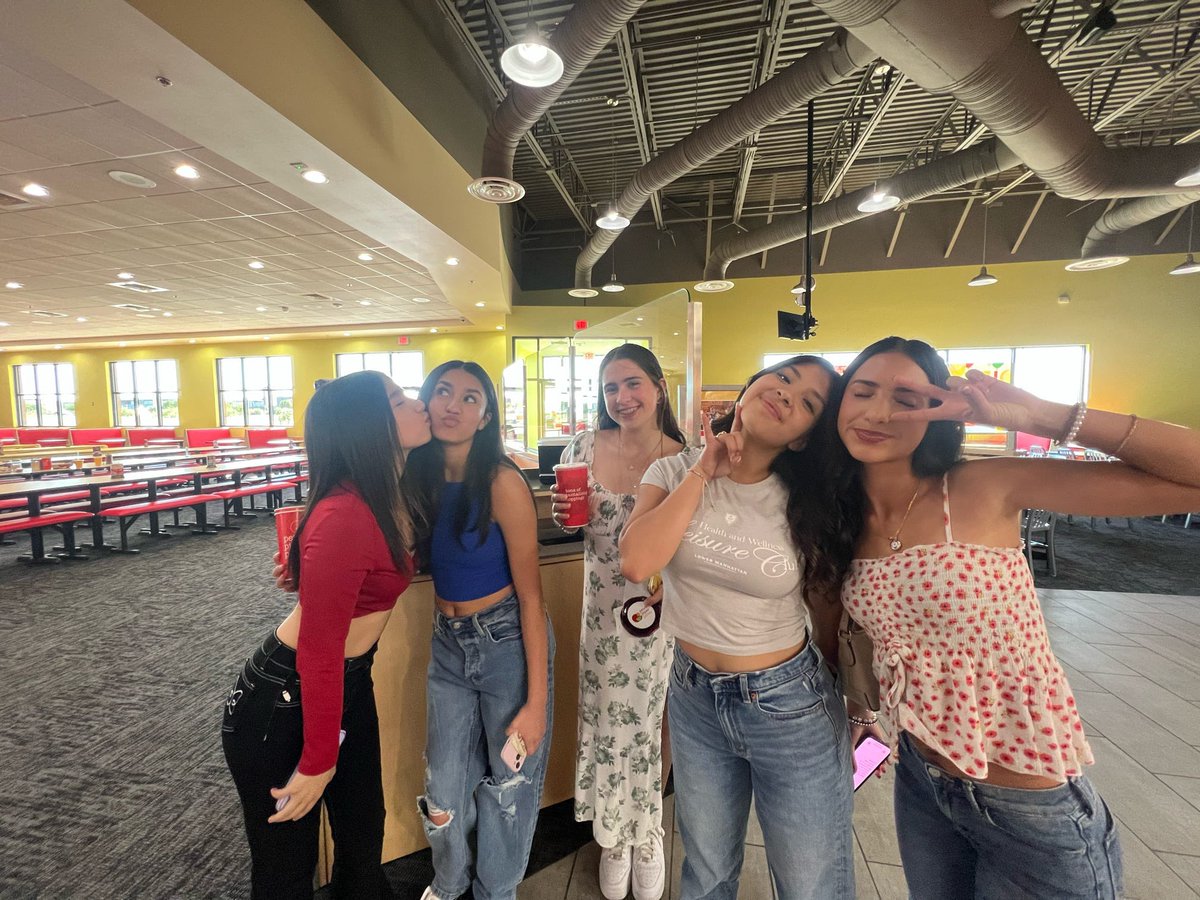 phhsspearettes tweet media