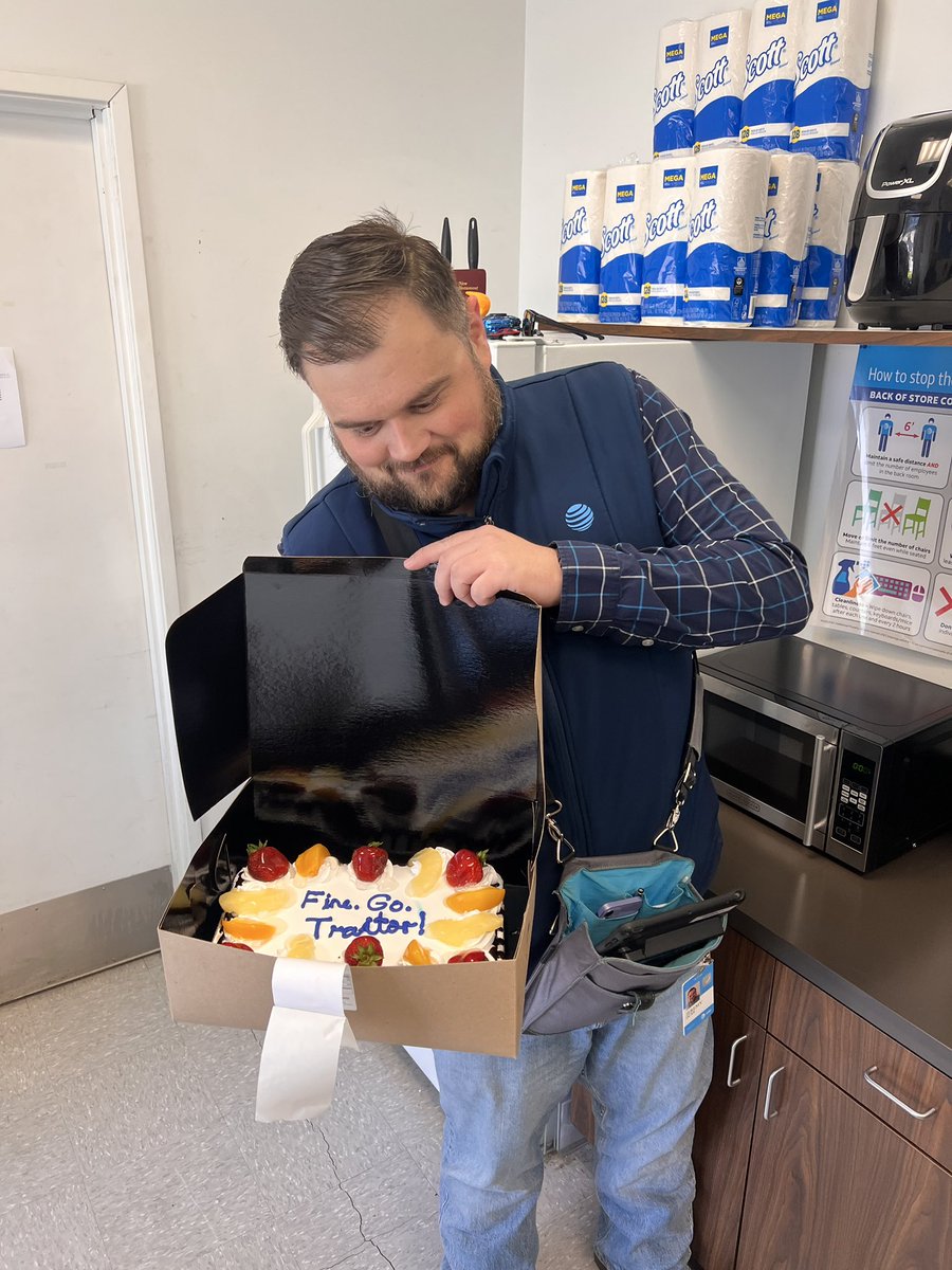 Sad to see this one go but excited to see him succeed in his new role as an In-Home Expert! He will truly be missed! Best of luck 🍀@NTX_Market @RomanVargasWTX @JD_ATT @LolafromtheU