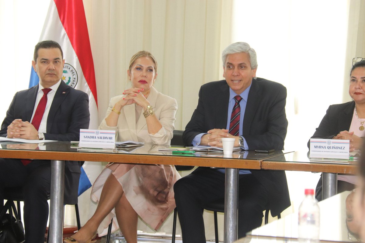 InfoANRpy's tweet photo. 🇵🇾 En la sede del sector cultural del @BCP_PY se llevó a cabo en la fecha la primera reunión de Coordinación de los "Enlaces de Empresarios e Invitados Especiales, de Transmisión de Mando Presidencial (TMP) 2023-2028" https://t.co/nHui6DAfrZ