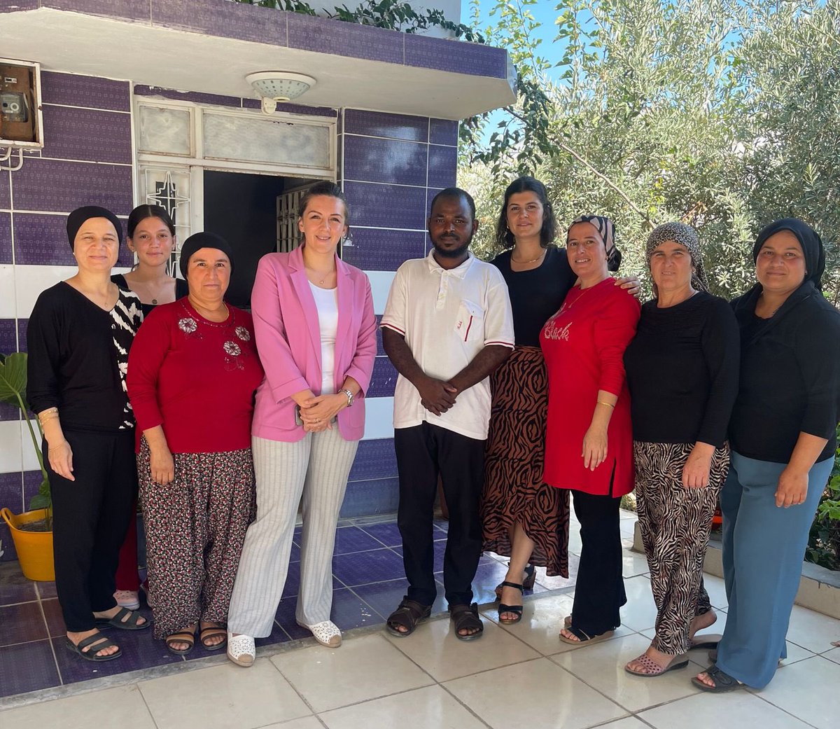 Aysekeyikyilmaz's tweet photo. 📍Demre
#Kayaaltı Mahalle Başkanımıza Yüzyılın seçimlerinde verdikleri desteklerden dolayı teşekkür ziyaretinde bulunduk.
#DurmakYokYolaDevam 

@aysekesir @AKKADINGM 
@alicetin_07 @filiz_bolukk https://t.co/lLR6BiQmkv