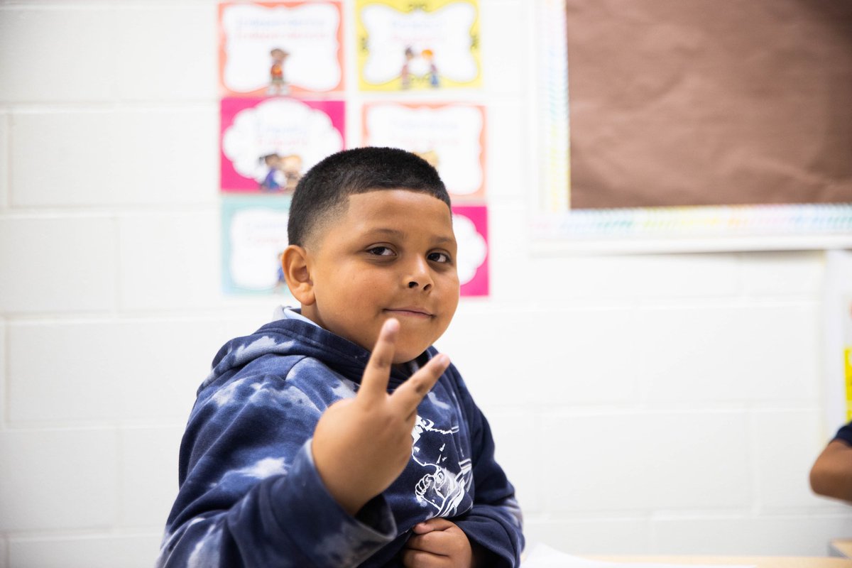 apsupdate's tweet photo. We're sending our best wishes to Benteen Elementary School for an unforgettable year of learning, growth, and endless opportunities! Let's make it a year to remember! 📚 ✨ #WelcomeBackAPS #AtlantaPublicSchools
@APSBenteen https://t.co/Hhfc1Fy1cY