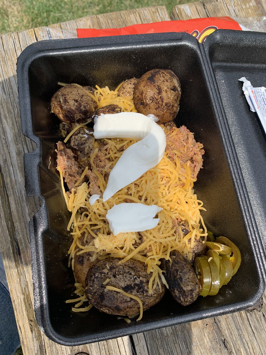 HandsOnSciABE's tweet image. First day at the @IndyStateFair! Have gotten the chance to talk about #EnvironmentalEngineering to a great number of folks. And now stopped for lunch courtesy of the @IndianaPork tent. Loaded pit-tatoes! Come see me this afternoon @PurdueExtension building til 5!