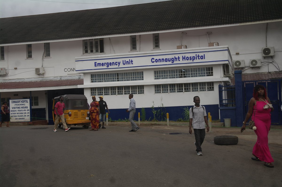 uslthc1's tweet photo. Today the Minister of Health, @DembyAustin officially commissioned the newly refurbished Outpatient/Accident & Emergency units at the Connaught Hospital in Freetown. The facilities are well furnished with modern equipment with funds provided by #DoctorswithAfrica #CUAM. https://t.co/siJBANtuan