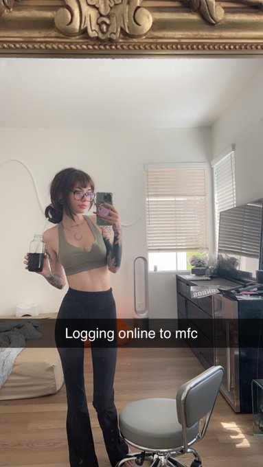 I&rsquo;m on https://t.co/1S82JzUQrT https://t.co/u66IvXvYGM