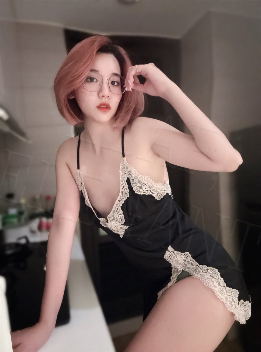 宵夜想吃什麼……🧐 https://t.co/zLbcb0ZMES