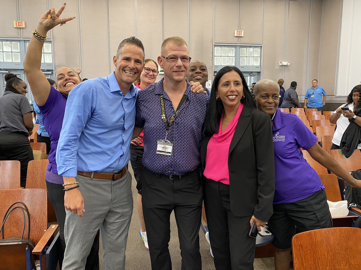 VanAyresHCPS's tweet photo. Our Area 1 bus drivers know how to have a great time! Thank you for allowing me to take a few moments during your meeting today at @HCPSBoysPrep and for having some fun. The energy and love for what you do is infectious. https://t.co/nNEbKkyMdS