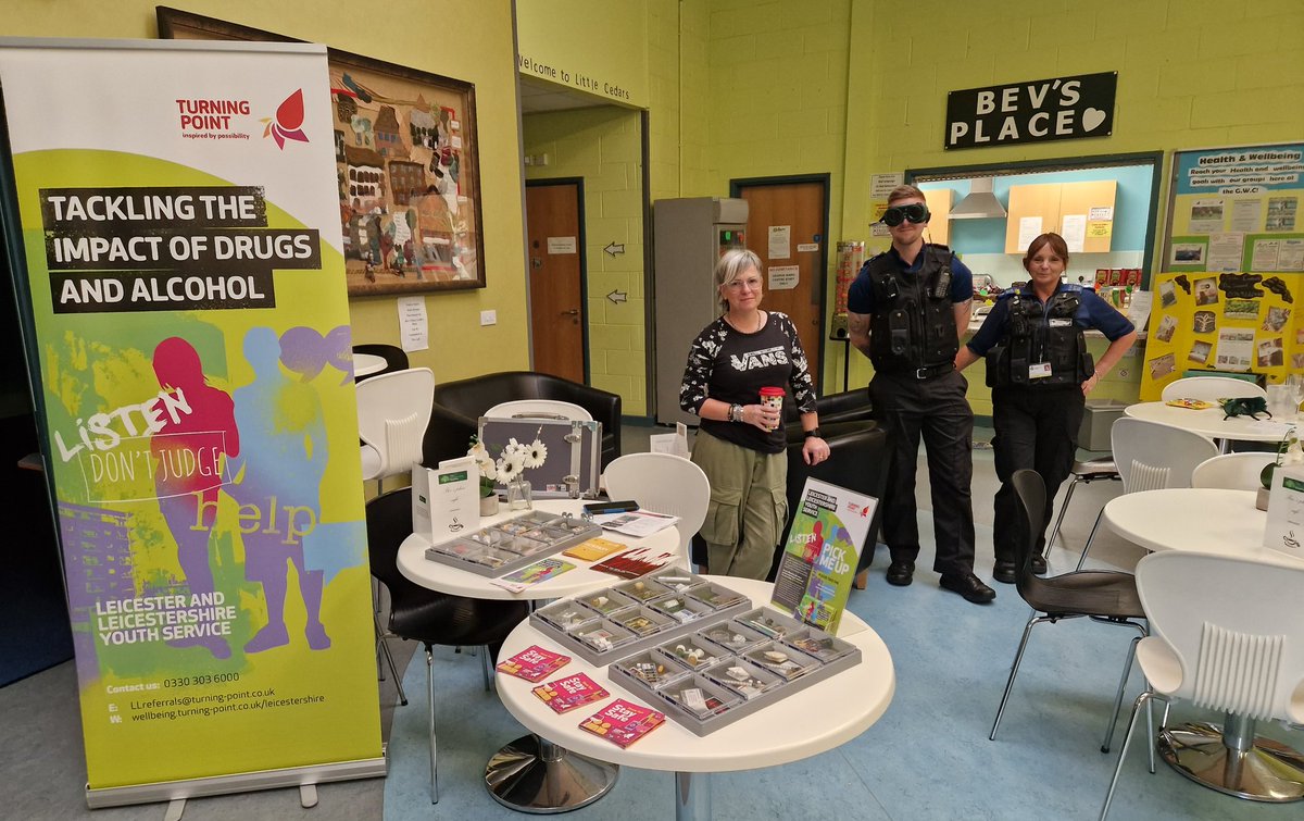 GWCbarwell's tweet photo. 🔊 Your local PCSO (Police Community Support Officer) team is here at the Centre until 8pm this evening.

So if you have any issues/problems/concerns they can help with, please do pop along. 
#Barwell https://t.co/wZVgK74OLa