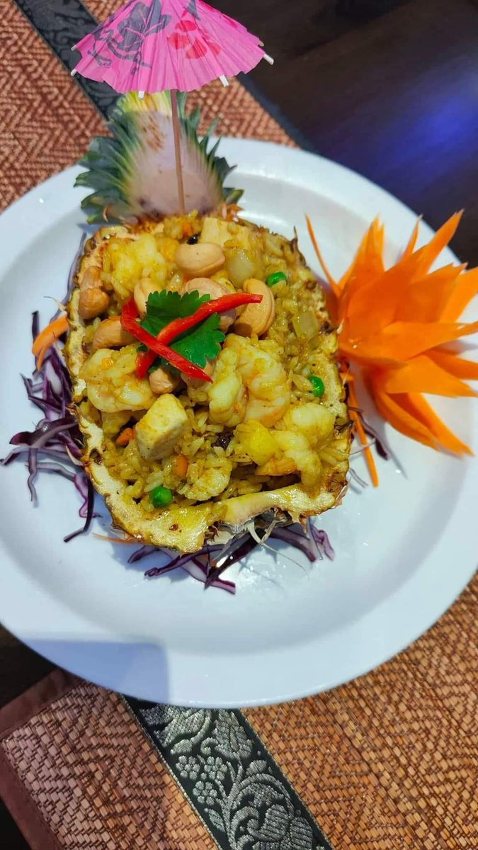 TheBuxtonInnSK's tweet photo. Join us "Up On'th Thill" here at your favourite Thai &amp; English Restaurant here in #GeeCross #Hyde
Book a table early &amp; enjoy a meal prior to @DaveDDecks
&amp; his @HotSpotQuiz &amp; #PYCR #ThaiFood #EnglishFood #ThaiMenu #EnglishMenu #QuizNight #HotSpotQuiz #SpeedQuiz #PlayYourCardsRight https://t.co/RcEu2Mqdlt