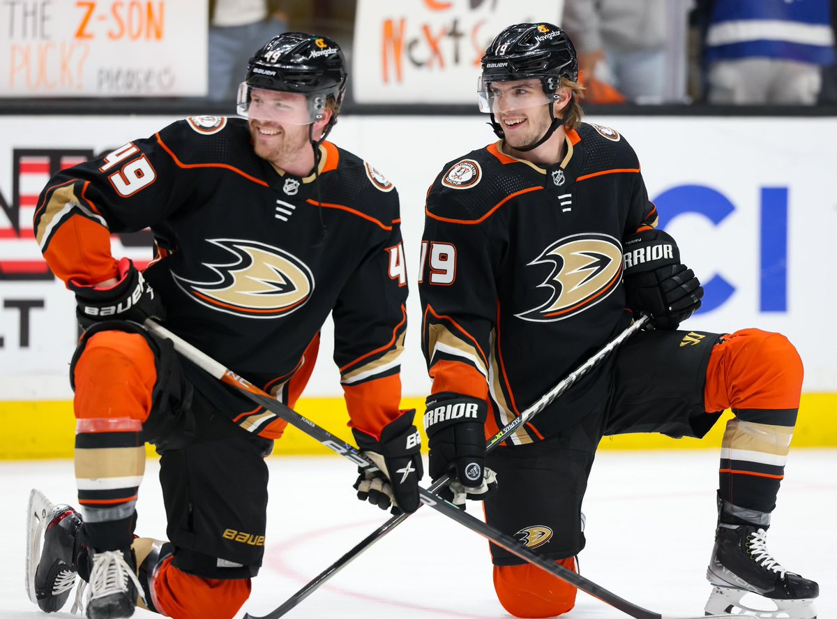 MAX JONES tweet media