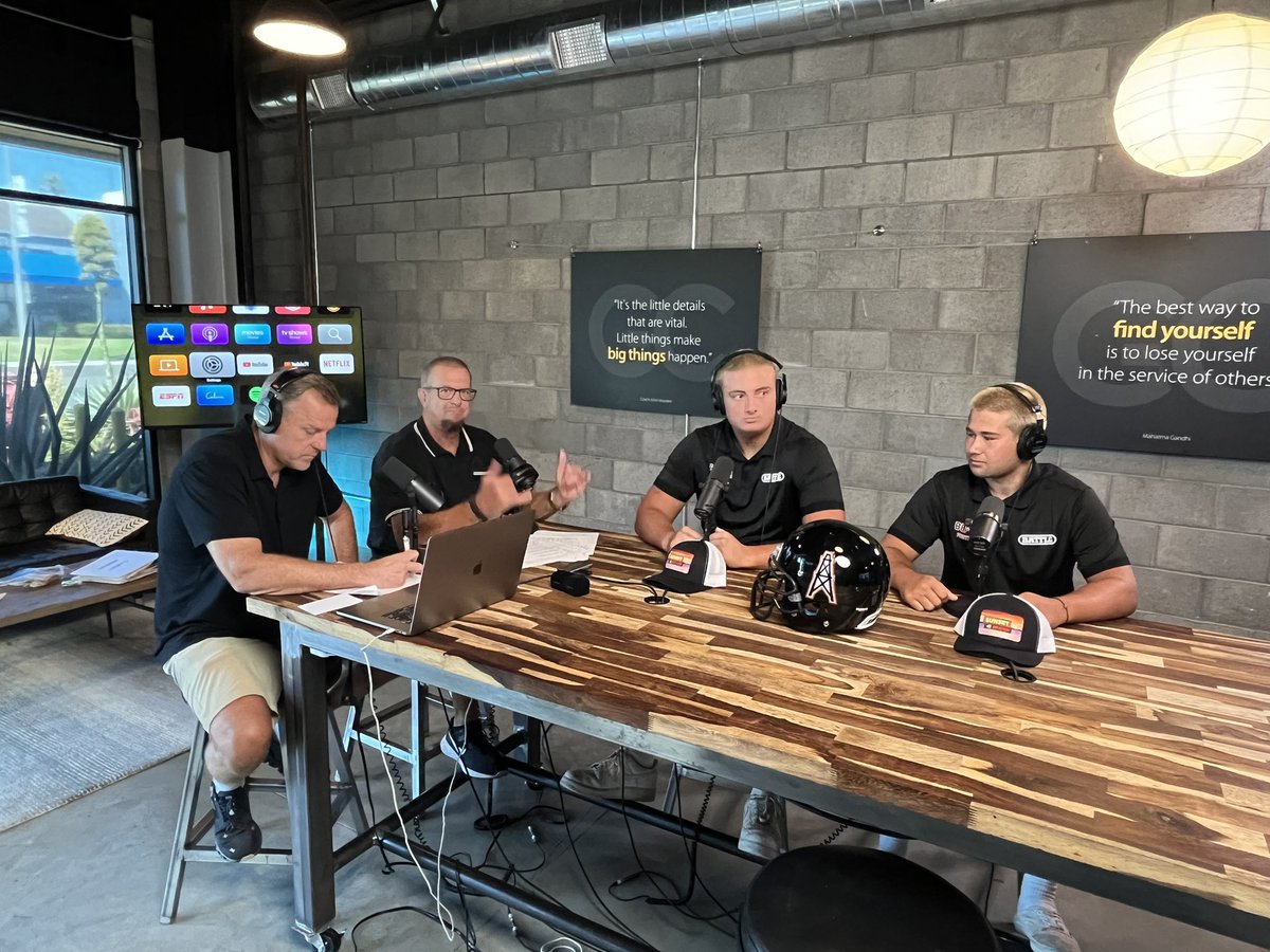 Sunset_Rewind's tweet photo. Huge thanks you to @Jaxson_brown3 and @SeanMarella56 for stopping by the Sunset 17 studio and allowing @moe_pottios and @kdullster to interview on the upcoming season. You 2 look dashing rocking our Sunset Rewind black hats. We look forward to seeing @HBHSFootball this season! https://t.co/uDaeFf7ims