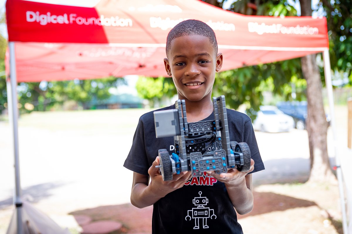 DigicelFdnJA's tweet photo. Our iRobots Summer camp for kids was held as part of our ongoing commitment to fostering creativity, innovation, and technological skills! It provided a fun and educational experience where children learned valuable skills while engaging in interactive projects. #iRobots #STEM https://t.co/TI2NiYrbOr