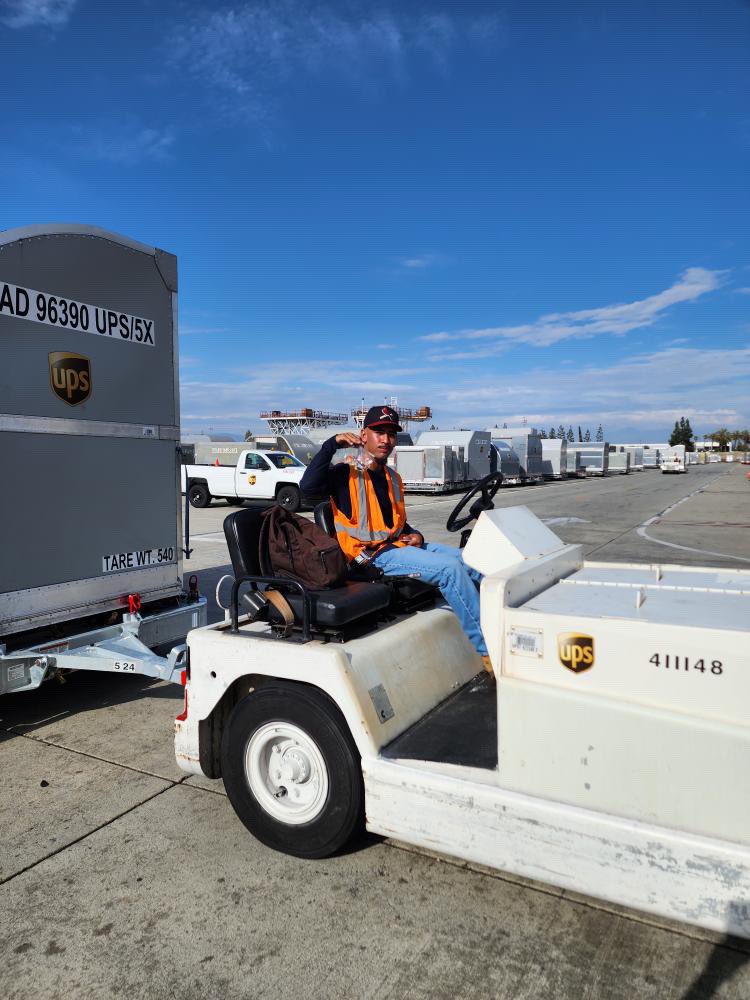 UPS TWILIGHT Ramp Wellness and Safety (@jessicab_safety) on Twitter photo BUCKLE UP BUTTERCUP-Twilight Ramp did a seatbelt check on employees who drive on the ramp. In return for being safe drivers peanut buttercups as a little treat. <a href="/CarolBTome/">Carol Tomé</a> <a href="/Shelby2017goair/">Shelby Jackson-Fox</a> <a href="/G_Smith17/">Greg Smith</a> <a href="/mboden69/">Mark Boden</a> <a href="/BlanchardLyle/">Lyle Blanchard</a> <a href="/renodames/">Damian Renovato</a> <a href="/esmerioups/">Darren Esmerio</a> <a href="/audreyvb3/">Audrey VandenBosch @SafetySupervisor</a> <a href="/melirere/">Melinda Herrera</a> <a href="/Mo_SAFETY/">Monique E</a> BUCKLE UP BUTTERCUP-Twilight Ramp did a seatbelt check on employees who drive on the ramp. In return for being safe drivers peanut buttercups as a little treat. <a href="/CarolBTome/">Carol Tomé</a> <a href="/Shelby2017goair/">Shelby Jackson-Fox</a> <a href="/G_Smith17/">Greg Smith</a> <a href="/mboden69/">Mark Boden</a> <a href="/BlanchardLyle/">Lyle Blanchard</a> <a href="/renodames/">Damian Renovato</a> <a href="/esmerioups/">Darren Esmerio</a> <a href="/audreyvb3/">Audrey VandenBosch @SafetySupervisor</a> <a href="/melirere/">Melinda Herrera</a> <a href="/Mo_SAFETY/">Monique E</a>