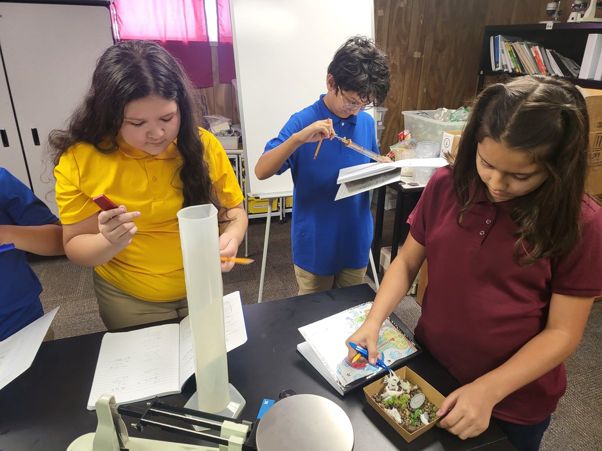 ASantana_JHS's tweet photo. 5th grade hawk scientists conducted an experiment to solodify their understanding of the scientific method. We tested how different terrains affect the distance a toy truck travels. We also got to explore and test out some science lab tools π¨βπ¬π©βπ¬π¬π§ͺ #HawkPrideSISD #TeamSISD https://t.co/GrGDJejeAB