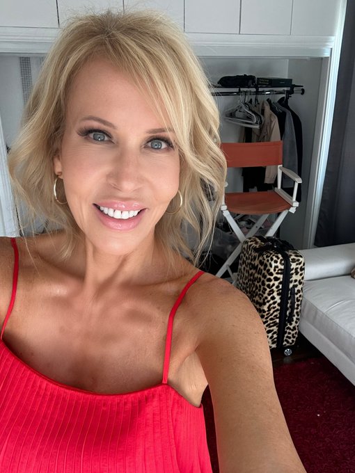 Whatever you&rsquo;re up to Wednesday - have a good one! Xoxo 💋 #Wednesday #wednesdaythought #MidweekMotivation<a href="/tag/selfie"class="tags"><span>#selfie</span></a><a href="/tag/wednesday"class="tags"><span>#wednesday</span></a><a href="/tag/midweekmotivation"class="tags"><span>#midweekmotivation</span></a><a href="/tag/wednesdaythought"class="tags"><span>#wednesdaythought</span></a>