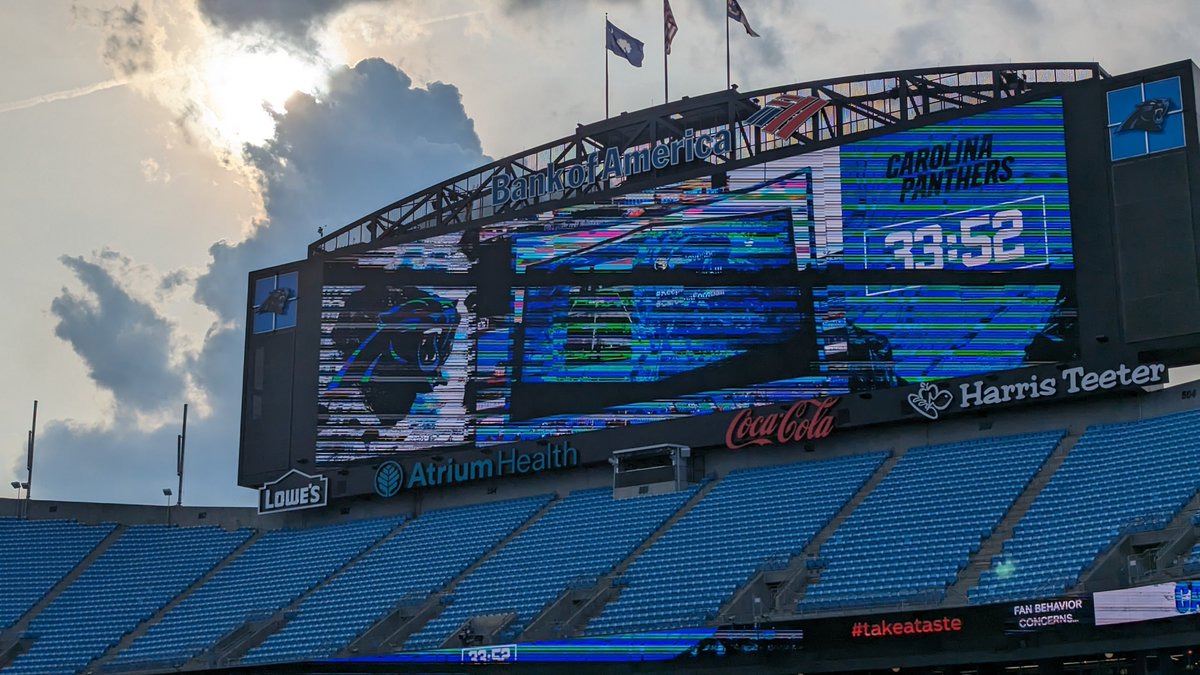 LynnKahn5's tweet photo. I'm at the Panther fan fest https://t.co/Xb3rT0nT1n
