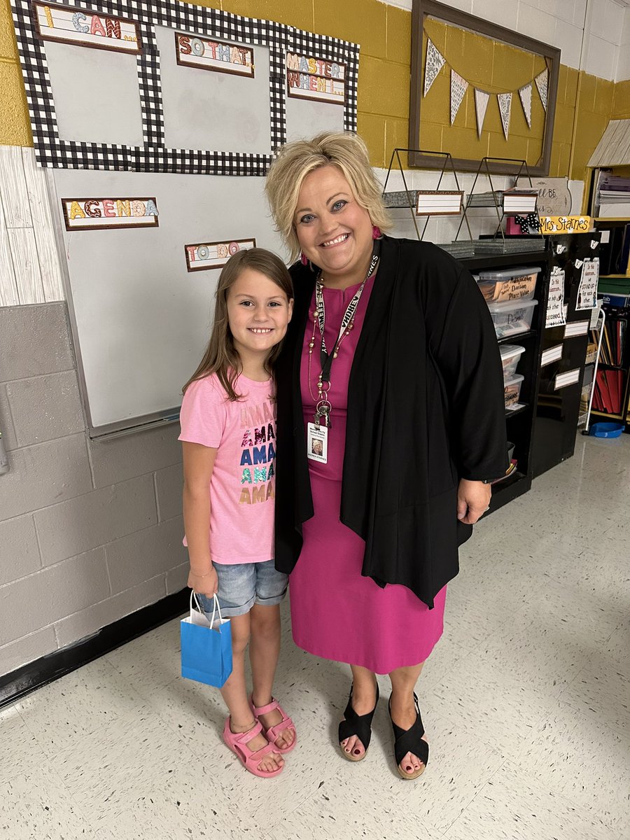 It was a “sweet” night at TES Open House 2023!

LJ 4th Grade
LF 1st Grade

Ellie (12th) &amp; Nolan (10th) picked up their schedules today at MCHS but no photos were taken 😜