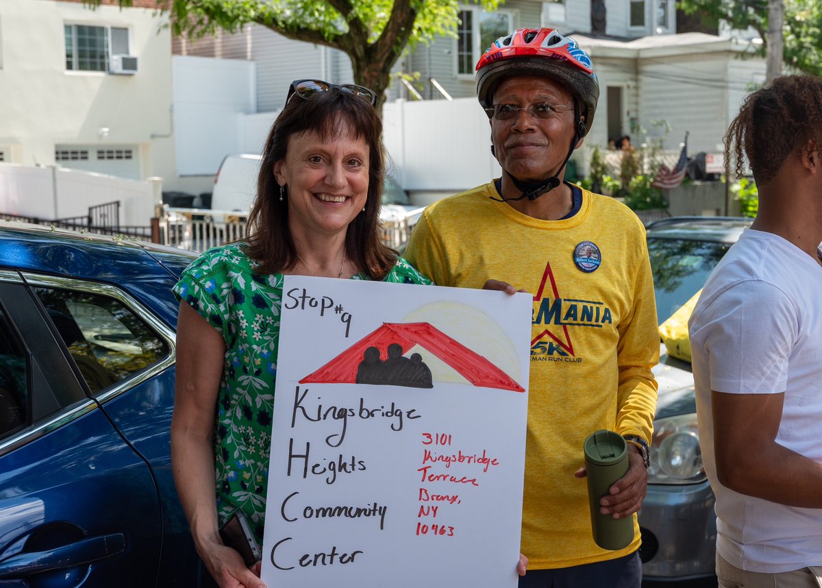 khccnyc's tweet photo. ๐ Thank you, Senator Jackson @senatorrjackson, for making a stop at #KHCC on your incredible Bike Tour! Your ongoing support and generous donation are truly appreciated. We are grateful for your commitment to our community! ๐ดโโ๏ธ
#BikeTour2023 #SenatorJackson #Bronx #KHCCares https://t.co/HU7aiwn6nO